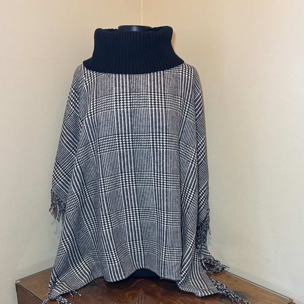 Talbots Black and White Houndstooth Plaid Turtleneck Poncho Cape, XS/S, wool